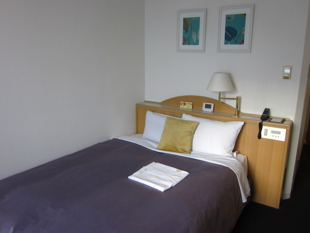 ダブルベッドはゆったりしてます