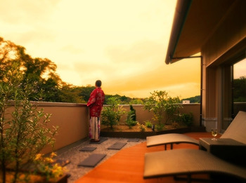 本マグロにタラバガニ…海の幸を食べ尽くせる“美食の宿”3450838