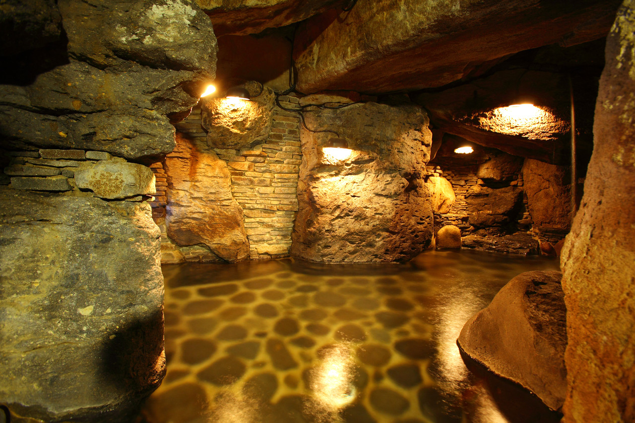 洞窟風呂や半露天風呂にも入っておきたい！3634776