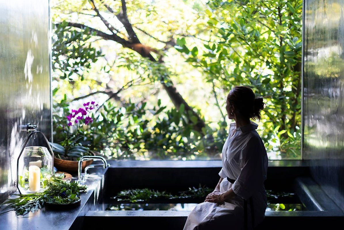 フクギ並木周辺には素敵なヴィラが点在4022546