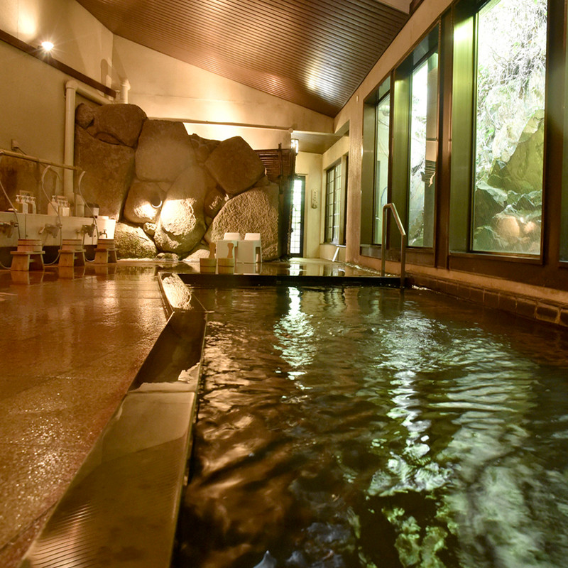「離れの湯」女性内湯①