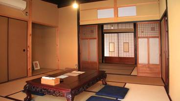 Bedroom / 13