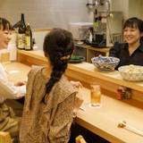 街での食事イメージ / 2