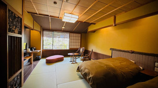 [禁煙] 東館 庭園眺望 モダン和室13畳 バス/トイレ/洗面付