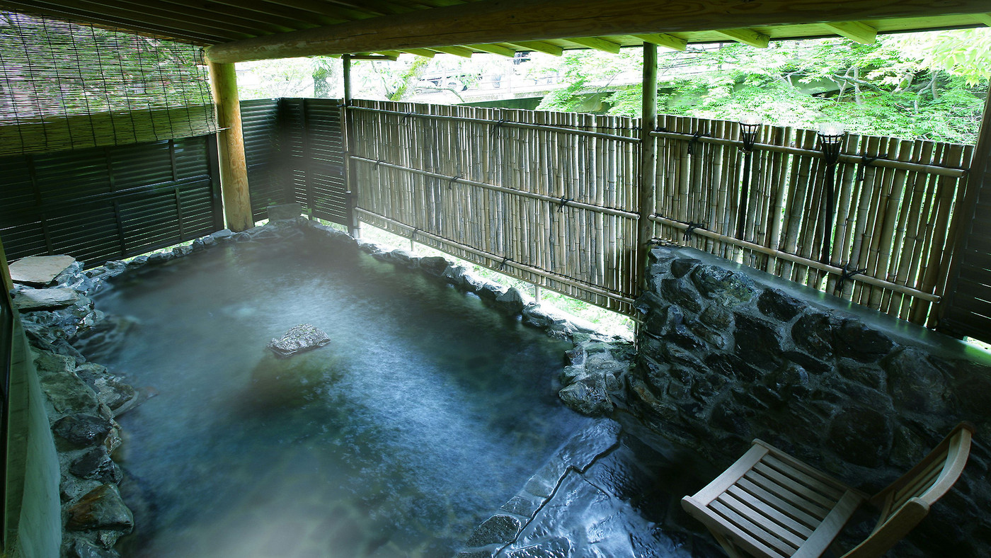 レトロとモダンが調和するロマンチックな宿3442789