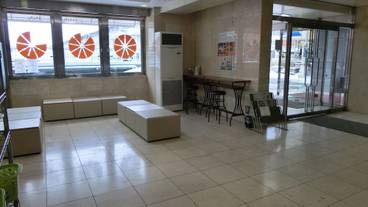 内部エントランス / 2