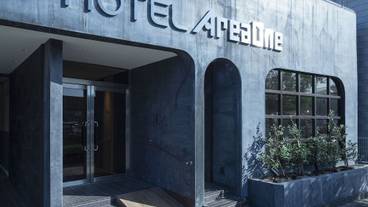 施設の入り口 / 24