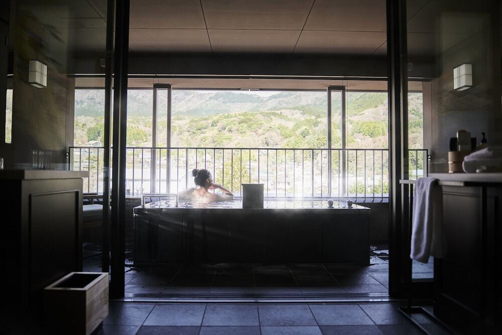 強羅の絶景と温泉に癒されるゆるり旅3930402