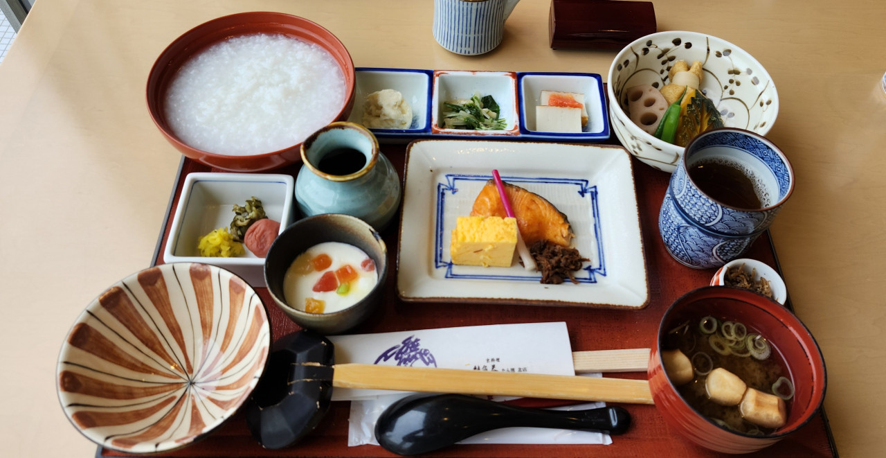 朝食