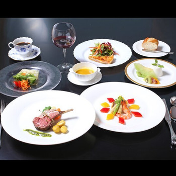 優雅なフレンチディナーで洗練された旅を3703582