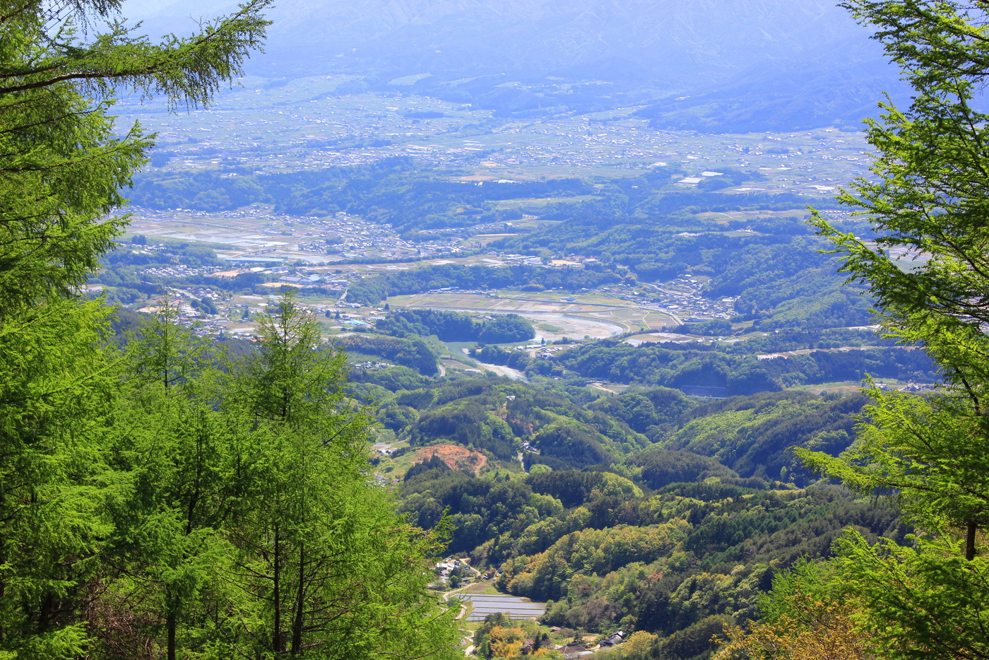 陣馬形山から望む街並み