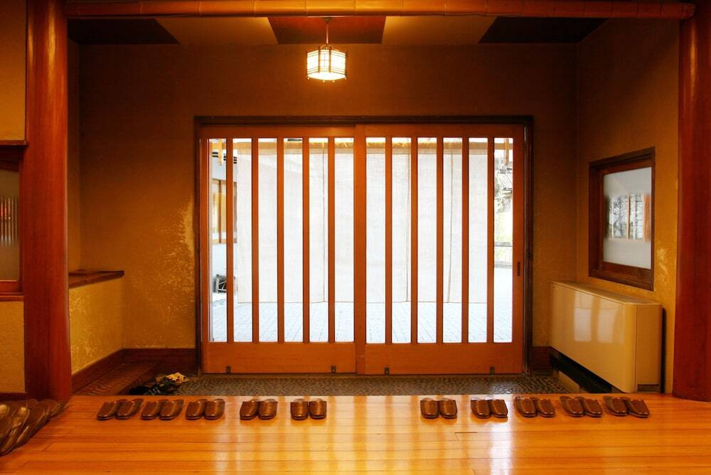 玄関①