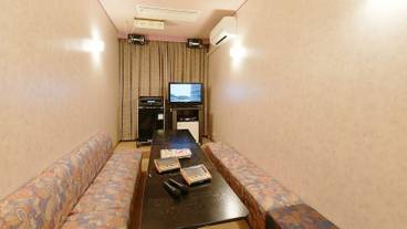 カラオケ ルーム / 3