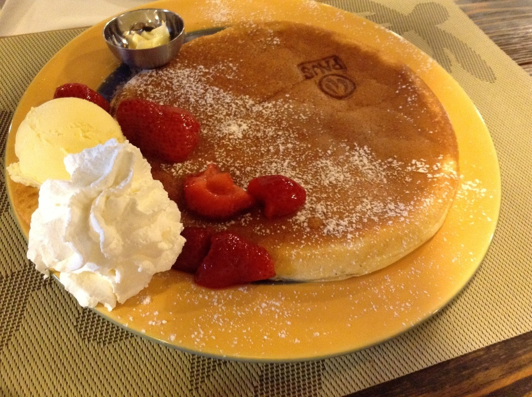 「PAUS」料理 501683 ストロベリーホイップ　バニラアイス添え