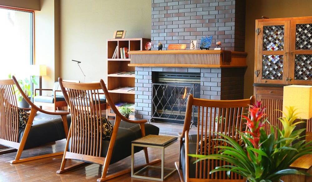 暖炉のあるロビー / 1