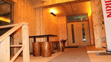 内部エントランス / 2