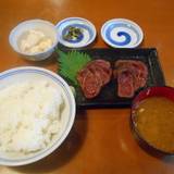 築地の鯨（ツキジノクジラ）