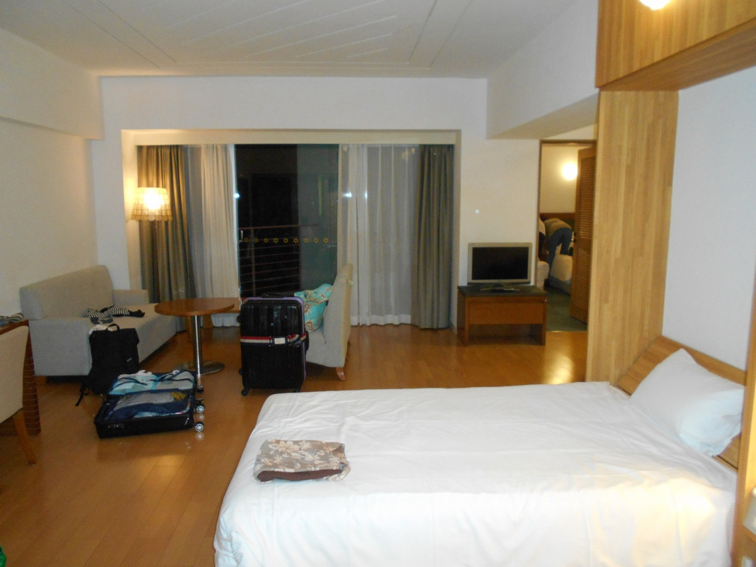 ホテルマハイナウエルネスリゾート沖縄和洋室８１㎡