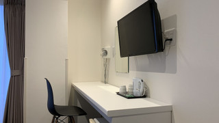 ダブルルーム 禁煙 (16平米/ベッド幅150cm/エレベーターなし)