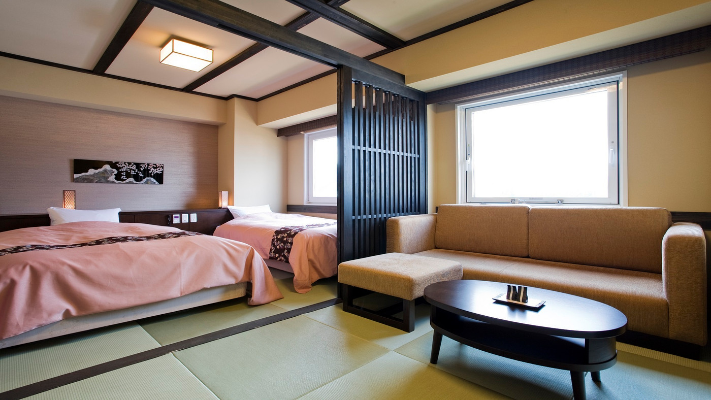 駅からすぐ!ドキドキのロケーションが待つ温泉ホテル3436684