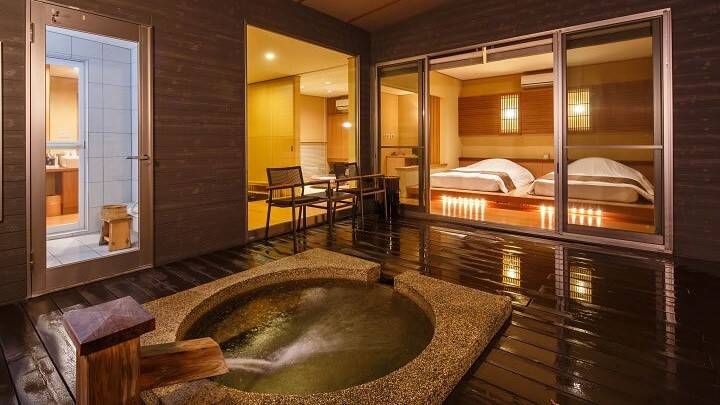 楓-かえで-露天風呂 / 2