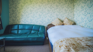 デザイン ルーム ダブルベッド 1 台 パーシャルシービュー