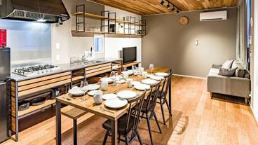 客室内のダイニングエリア / 8