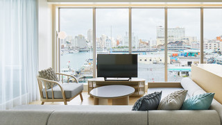 コーナースイート（クイーンベッド1台・ソファベッド2台）