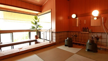 24時間入浴可能な内湯あり。シャンプーバーも3654893