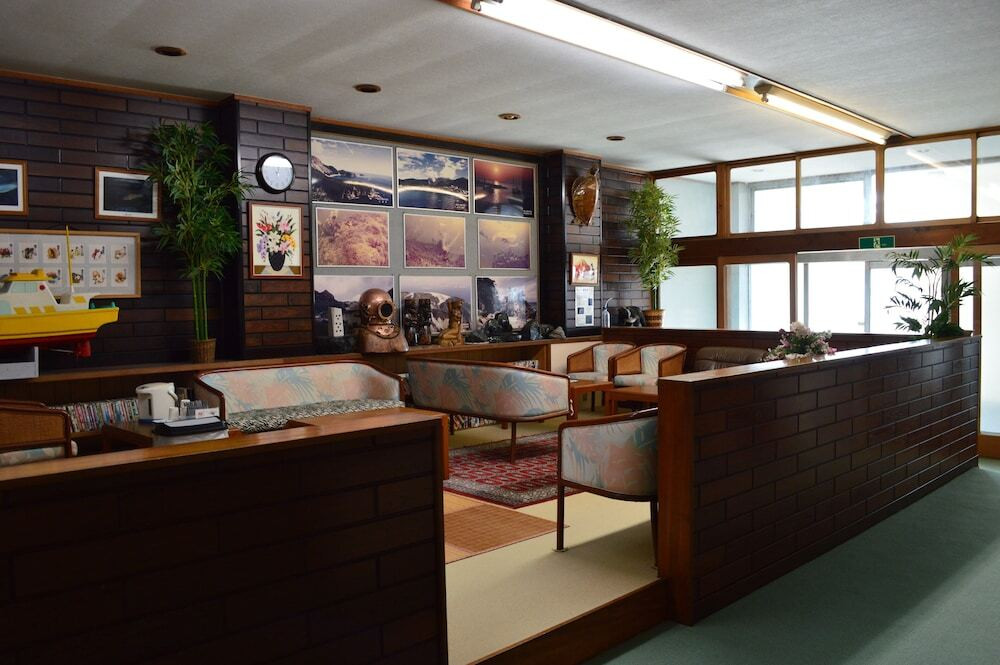 ロビーラウンジ