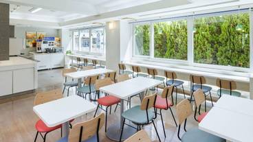 朝食スペース / 13