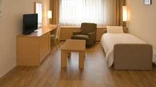 ラージツイン+エキストラベッド1台+ソファベッド1台 禁煙