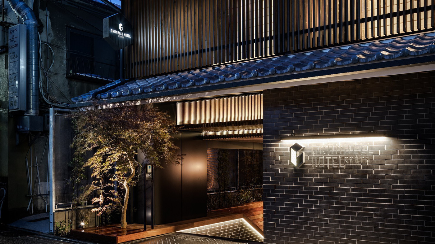 和室にベッドのお部屋で靴を脱いでリラックス3482190