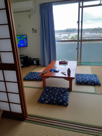 西表島の老舗旅館で島料理を味わう3357922