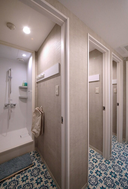 バスルームのシャワー