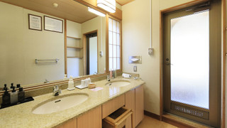 [山側]和室12畳 檜の内湯付 禁煙