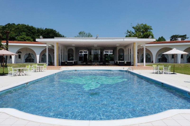 プールに乗馬体験！アクティビティを満喫できる温泉リゾート4259848