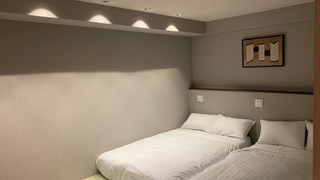 シティ 4 人部屋