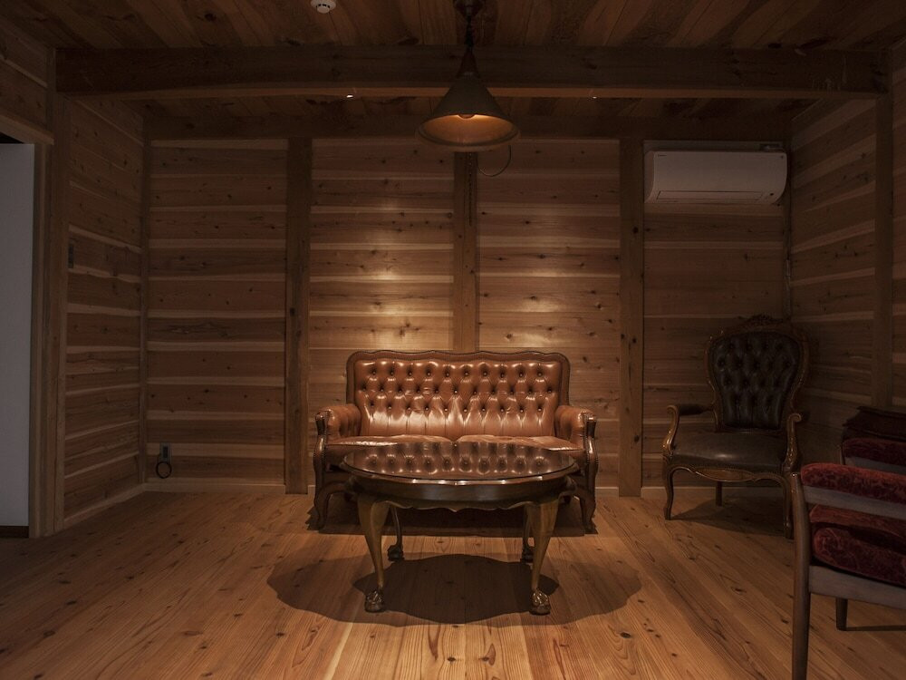 秋月（しゅうげつ）チェア