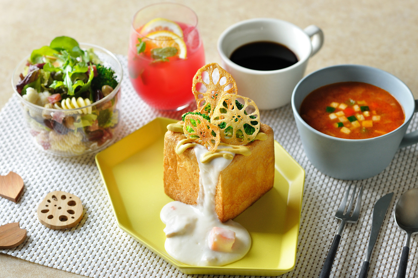 熊本城を望むホテルで、城下町の新しい顔に出会う大人旅4245509