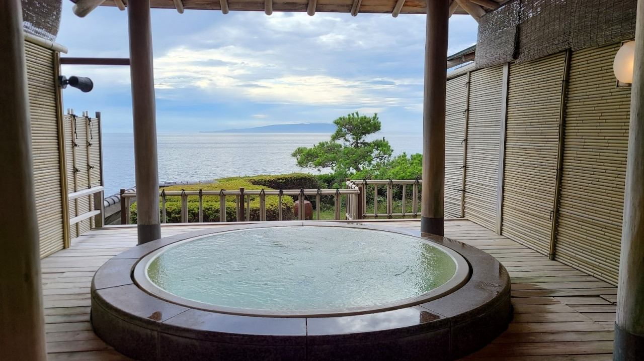 海を見渡す圧倒的な眺望の老舗旅館4246463