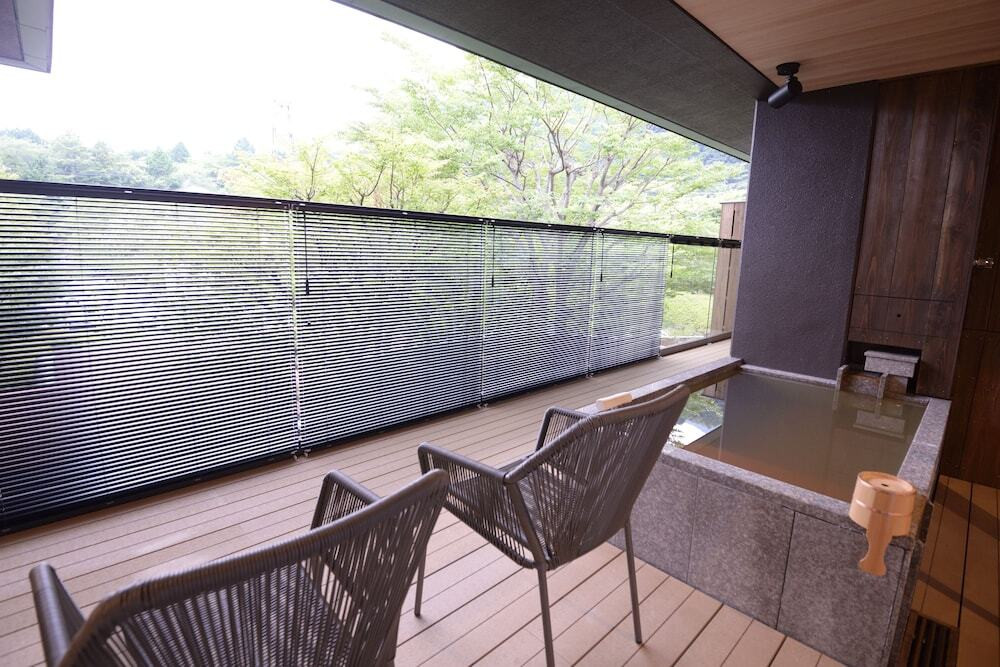 全室好きな香りと、源泉かけ流しの湯を楽しめる露天風呂付き客室3380608