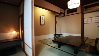 和洋室　専用トイレ付　ガーデンビュー　（百合）