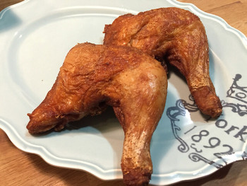 「丸重チキンハウス」 料理 45876473 モモ肉二本で約900円