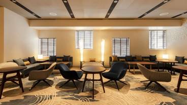 ロビーラウンジ / 3