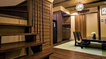 客室内のダイニングエリア / 9