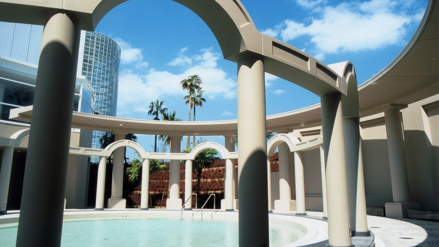 多種多様な屋内外のスパでリラクゼーション体験を4009824