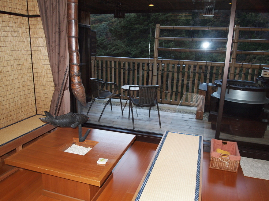 「栂の季」 内観 22608578 囲炉裏付きです