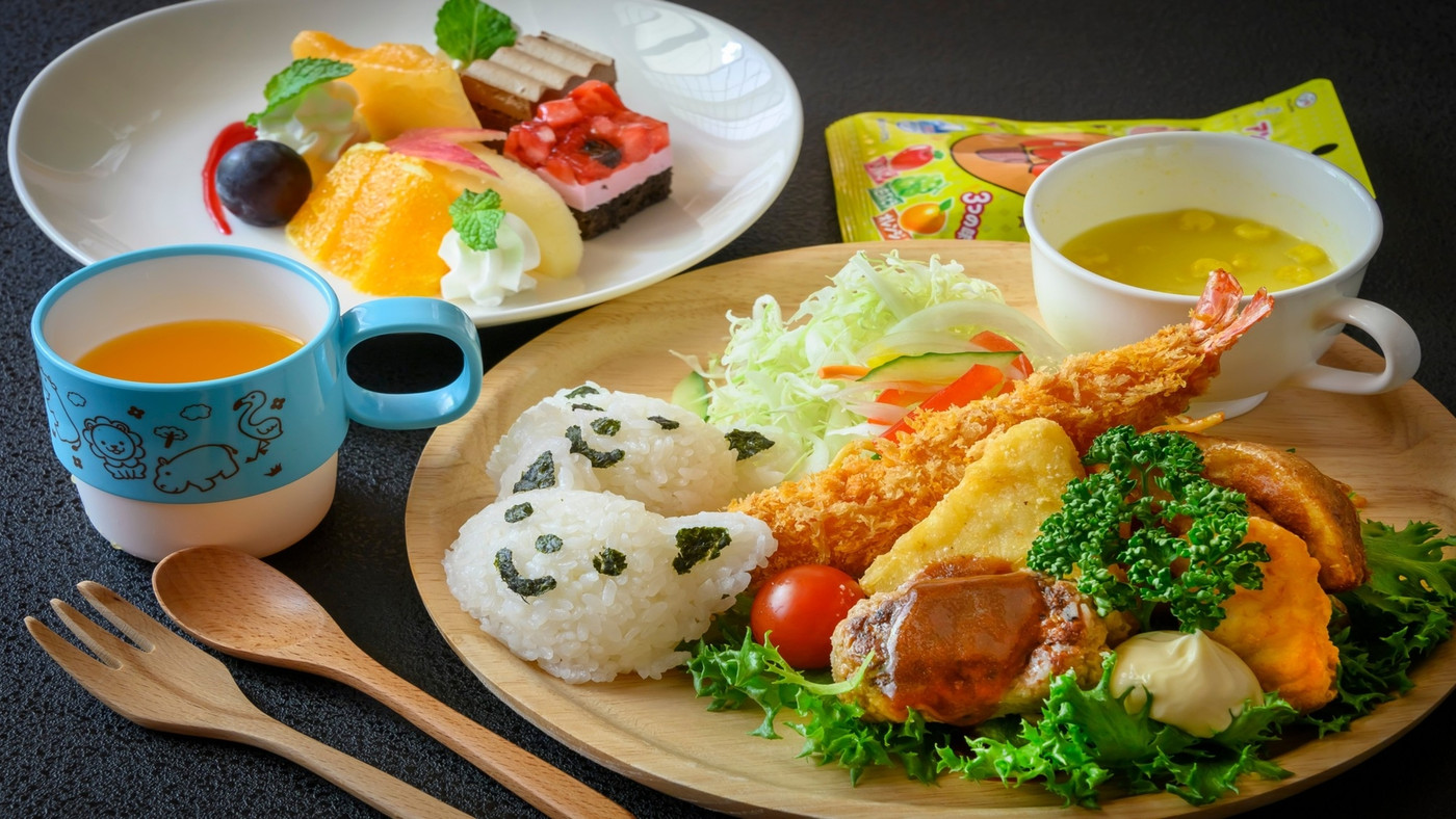 恐竜グッズに囲まれた客室に、ぶどう園やキッズコーナーも!4754694