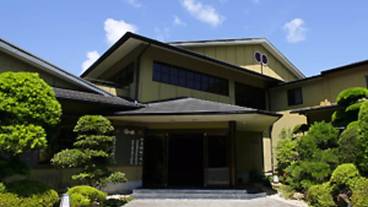 施設の入り口 / 3